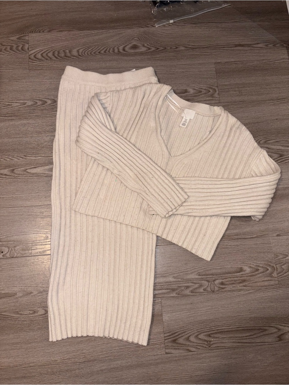 H&M Cream Ribbed V-Neck Sweater and Skirt Set